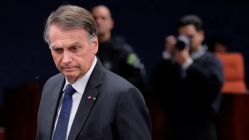 EDUCADO E HABILIDOSO - 'Bolsonaro transformou audiência em plataforma política': como imprensa internacional noticiou depoimento de ex-presidente
