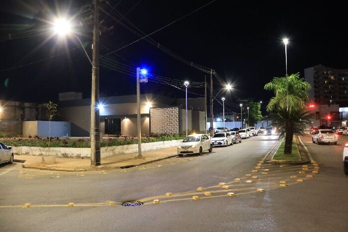 Emdur conclui instalação de postes ornamentais no entorno do Porto Velho Shopping