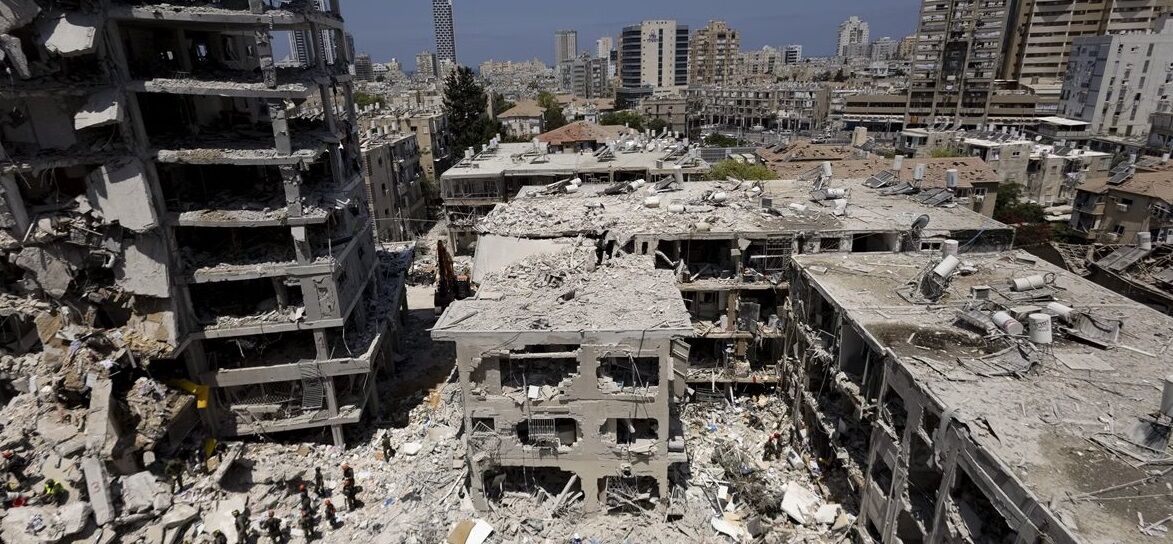 PASSOU PELO DOMO DE FERRO - Irã lança nova ofensiva em Tel Aviv em resposta a ataques de Israel