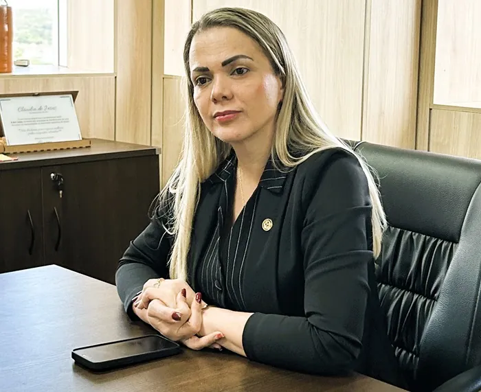 AQUI TEM PROBLEMAS - Deputada Cláudia de Jesus solicita fiscalização em farmácias e depósitos de medicamentos em Rondônia

