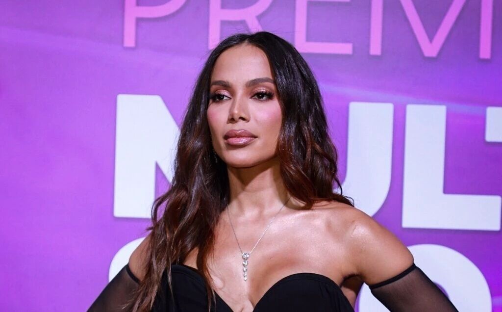 PAROU O REBOLADO - Anitta revela estar com “infecção bacteriana grave” e cancela show

