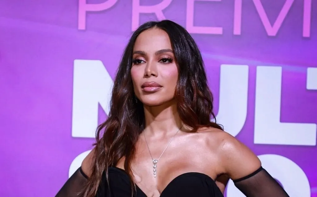 PAROU O REBOLADO - Anitta revela estar com “infecção bacteriana grave” e cancela show

