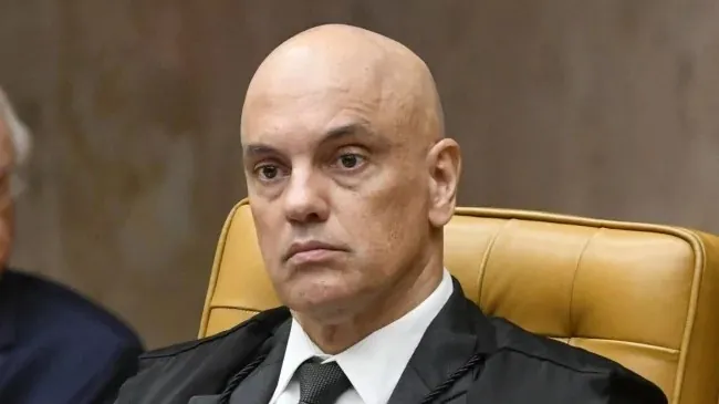 DESASTRE MORAL - Justiça dos EUA expede nova citação contra Moraes por censura; ministro pode se tornar 