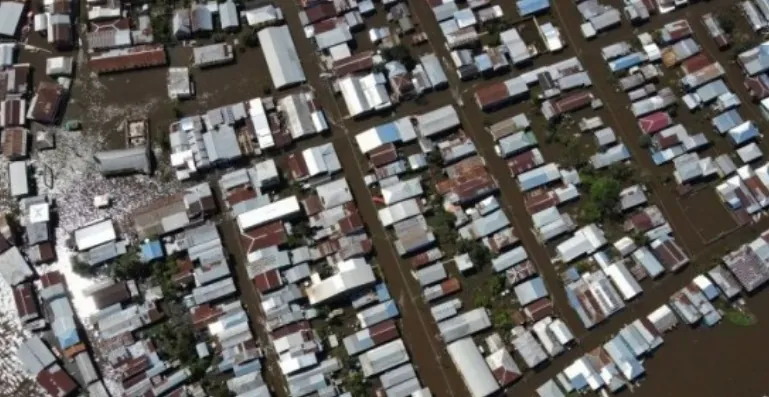 TODOS EM ALERTA - Rio Negro está próximo de alcançar cota de inundação severa em Manaus
