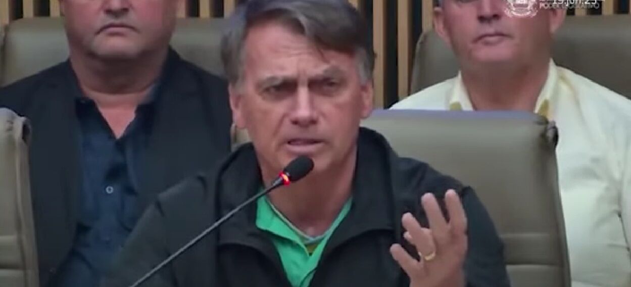 "DESCULPA AÍ, TÔ MUITO MAL" - Bolsonaro passa mal e cancela agenda em Goiás: “Vomito 10 vezes por dia”, afirma ex-presidente; veja vídeo
