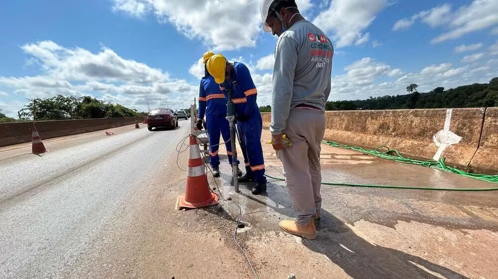 PARADA PARA OBRAS - Travessia de veículos pesados será interrompida durante obras na ponte sobre o rio Candeias, em Rondônia