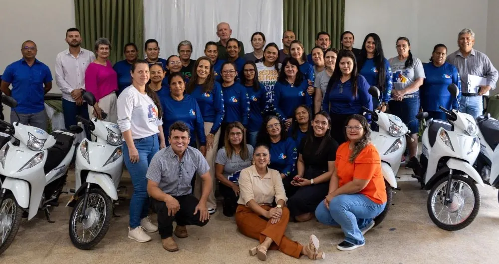 MOBILIDADE NA SAÚDE - Deputada Dra. Taíssa entrega 32 motos para agentes comunitários de saúde em Alto Paraíso

