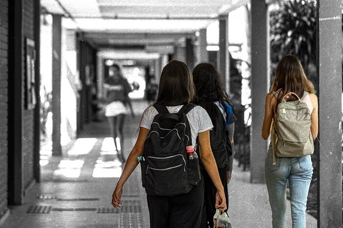 AMBIENTE ACADÊMICO DEGRADADO - Professor chama assédio sexual de paquera: “O que mais essa boca faz?”

