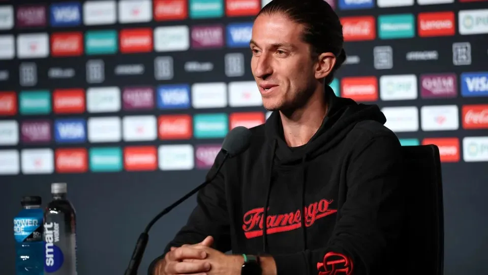 RUBRO NEGRO PROS 'GRINGOS' - Flamengo adota slogan 'maior torcida do mundo' para aproximar gringos no Mundial


