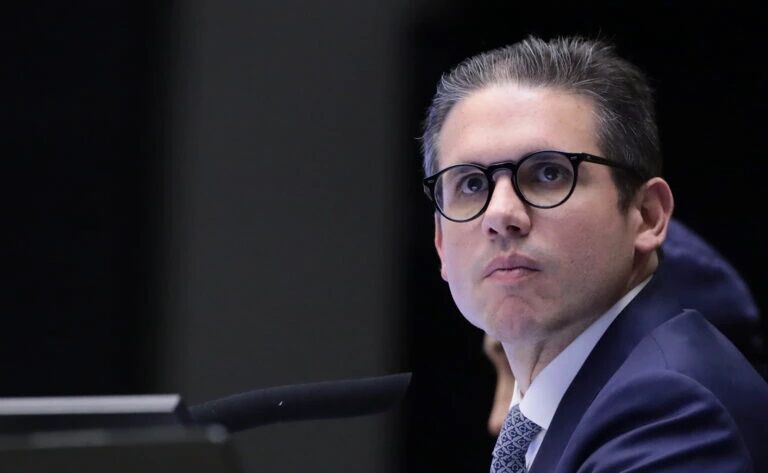 TOMOU CORAGEM: DERROTA CERTA - Motta surpreende governo Lula ao pautar suspensão do IOF sem aviso prévio 
