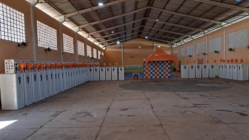 CADASTRADOS NO 'TARIFA SOCIAL' - 60 famílias são beneficiadas com a troca de geladeiras e ventiladores por equipamentos novos e mais econômicos


