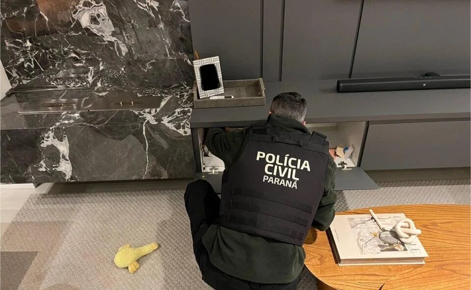 POR VINGANÇA - Médico de Curitiba é investigado por divulgar vídeos íntimos da ex-namorada em sites adultos
