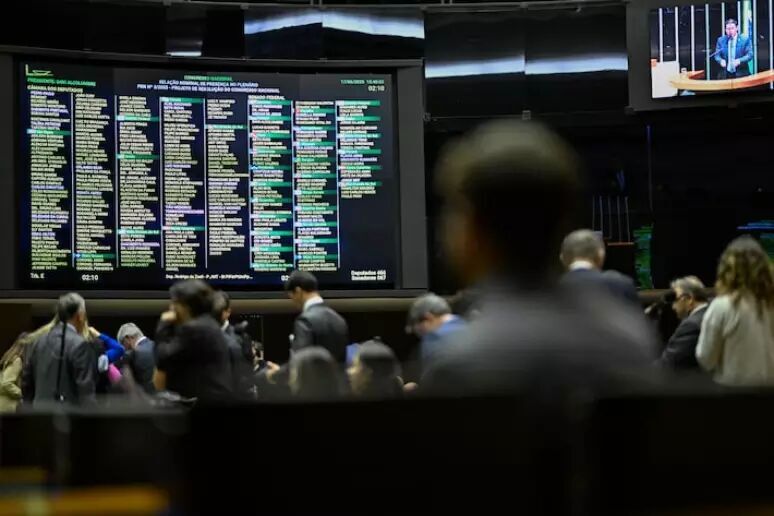 MAIS DEPUTADOS - Saiba quanto vai custar o aumento de deputados aos cofres públicos