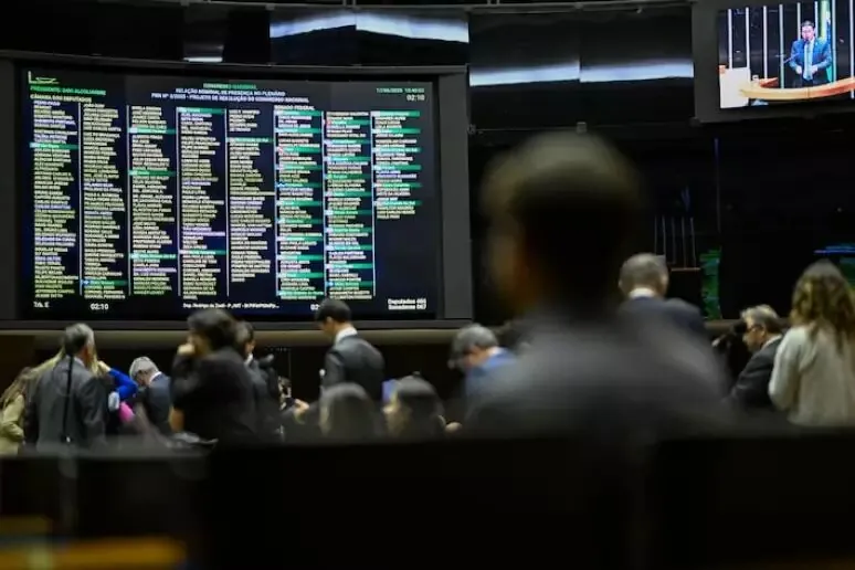MAIS DEPUTADOS - Saiba quanto vai custar o aumento de deputados aos cofres públicos