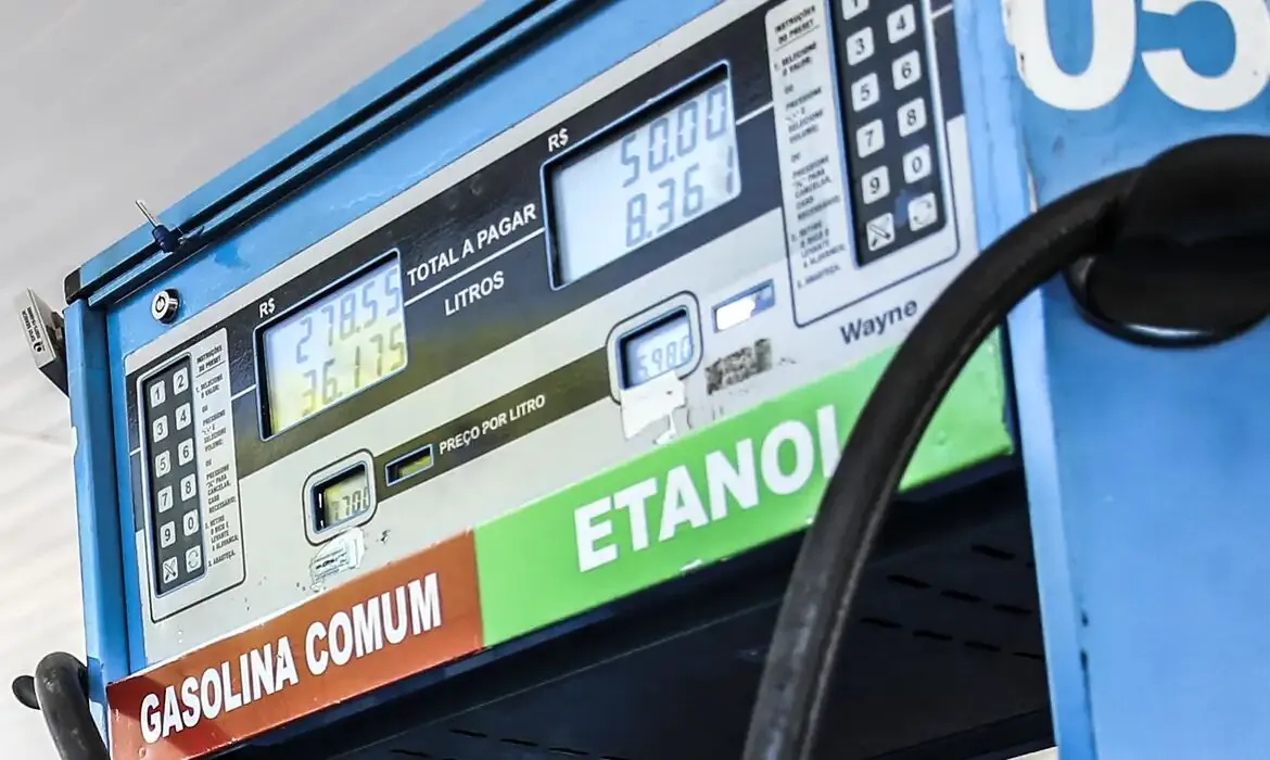 BAIXA QUALIDADE SEM REDUÇÃO DO PREÇO - Governo anuncia aumento do etanol na gasolina para 30%