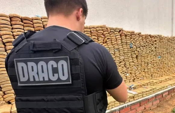 INÉDITA APREENSÃO DE DROGAS - FORÇAS DE SEGURANÇA DE RO APREENDEM 4 TONELADAS DE DROGAS EM COSTA MARQUES