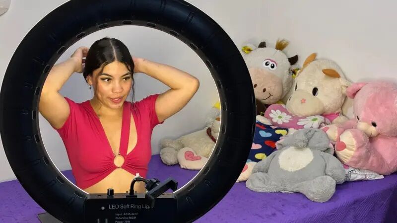 "FUI ENGANADA PELA A INDÚSTRIA DO SEXO" - Como jovens são atraídas e aliciadas em países pobres; Brasil é mercado potencial
