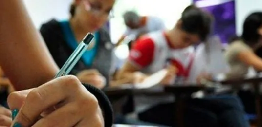 ESPERANDO ANISTIA - 6 em cada 10 estudantes com Fies estão inadimplentes

