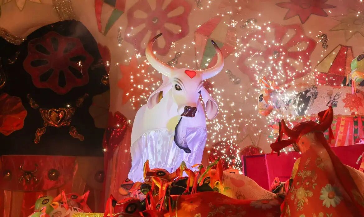 'BOI DO POVÃO' - Boi Garantido vence festival de Parintins e garante o 33º título

