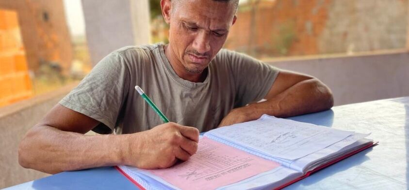 REDUÇÃO DA ESCURIDÃO - Taxa de analfabetismo em Mato Grosso cai para 3,8% e atinge menor nível desde 2016, segundo IBGE
