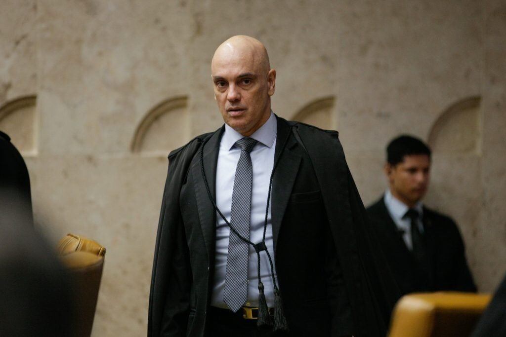 O IMPERADOR DO BRASIL DECIDE - Moraes suspende atos do governo e do Congresso sobre IOF e convoca audiência de conciliação