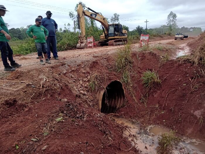 Prefeitura intensifica ações nas estradas vicinais nos distritos de Porto Velho