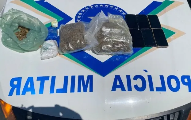 TRAFICANTES DO JARU - Três homens e duas mulheres são presos por tráfico de drogas em ação policial