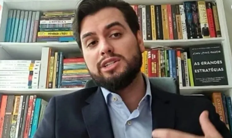 PATRIMONIALISTAS CÚMPLICES -  Moraes proíbe Filipe Martins de dar entrevista ao Poder360

