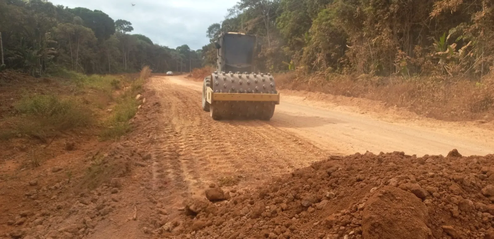 ESTRADAS - Prefeitura de Porto Velho intensifica recuperação de 26 km da linha Transpurus, na BR-319

