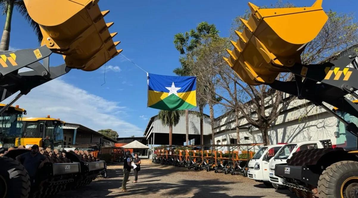 INVESTIMENTO NO CAMPO - Governo de Rondônia entrega maquinários para fortalecer produção de café 

