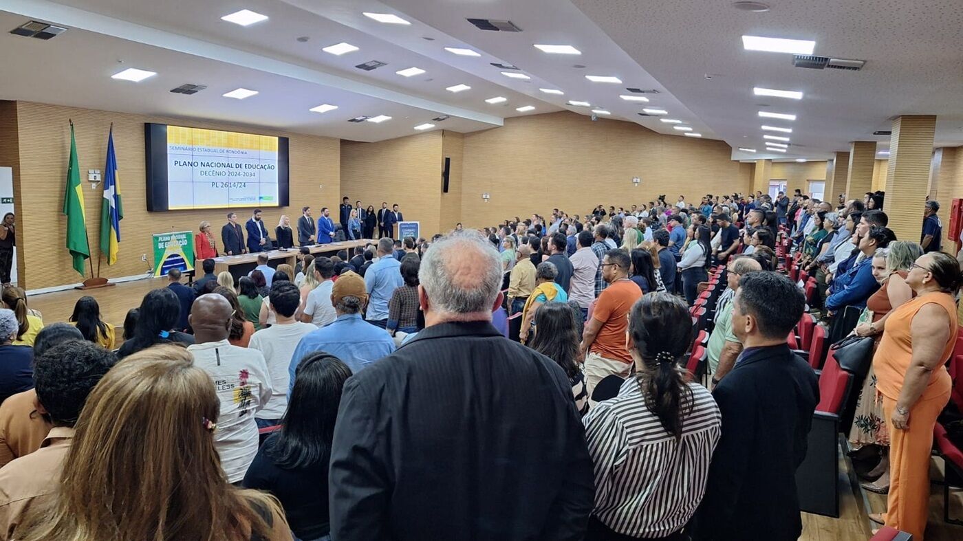 "METAS REALISTAS E EXECUTÁVEIS" - Ieda Chaves discute novo PNE com profissionais e defende avanços e metas realistas para a educação