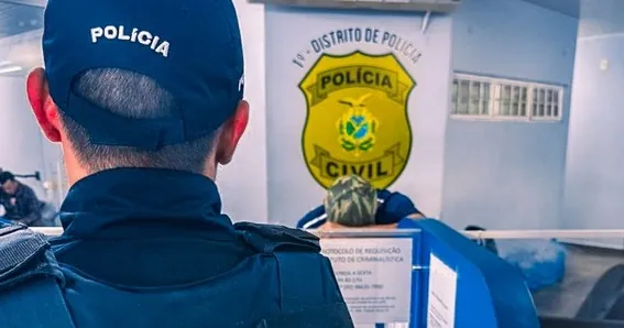 AÇÃO POLICIAL - PRF prende homem com mandado de prisão em aberto durante fiscalização na BR-319 


