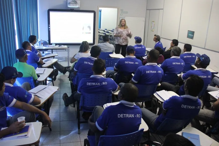 PREPARANDO MÃO-DE-OBRA - Inscrições de cursos de qualificação para profissionais do trânsito estão abertas em todo estado