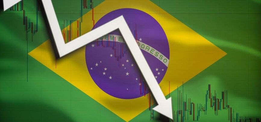 LULA LEVA O BRASIL AO CAOS - Dólar alto, inflação e incerteza: o que o mercado espera do tarifaço de Trump sobre o Brasil 
