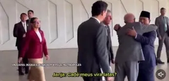 LOUCA E DESESPERADA - “Cadê meus vira-latas?”: Janja reage após jornalistas questionarem Lula sobre tarifaço de Trump 