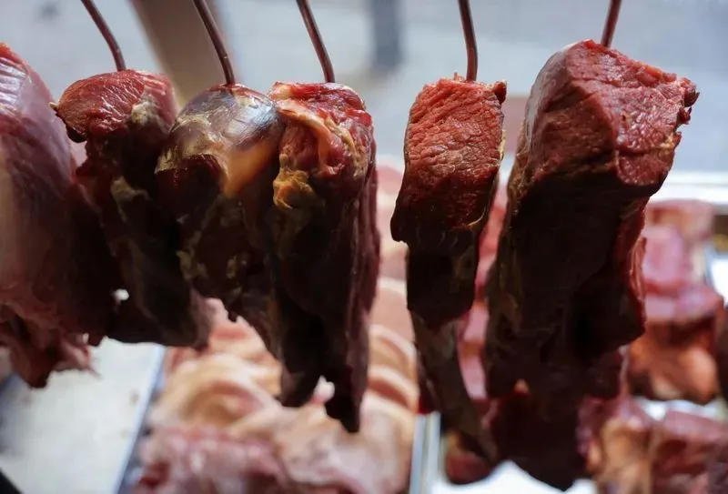 DESEMPREGO E INFLAÇÃO BARRAM CONSUMO - Taxa de 50% pode reduzir preços de carne e café no Brasil, diz governo