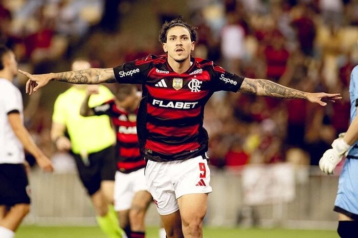 CORTADO POR FILIPE LUIS - Pedro fica fora dos relacionados do Flamengo para jogo contra o Santos

