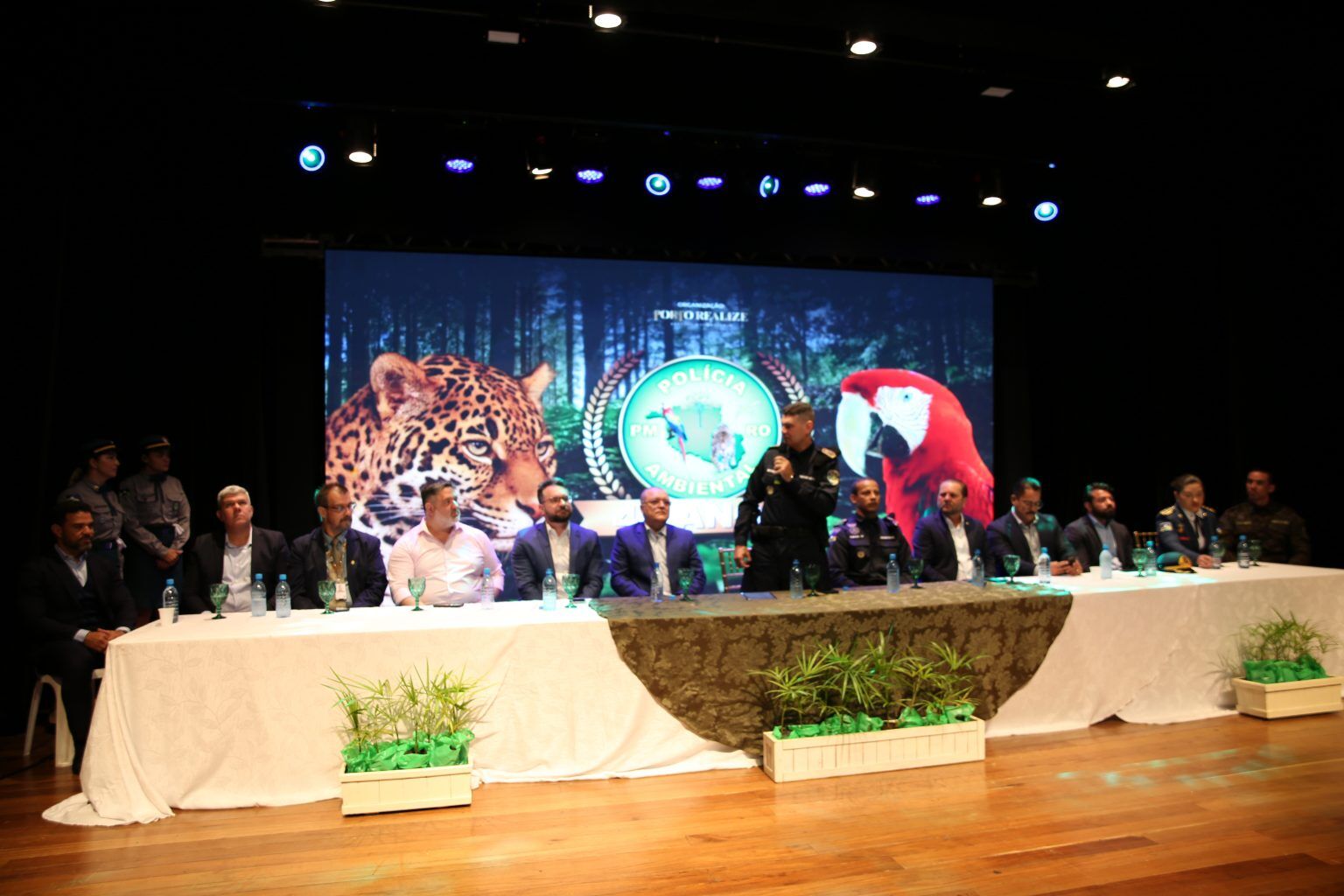 CULTURA E ECONOMIA - Dra. Taíssa destaca e comemora recorde de público na 3ª noite da Expoagum com show nacional em Guajará-Mirim



