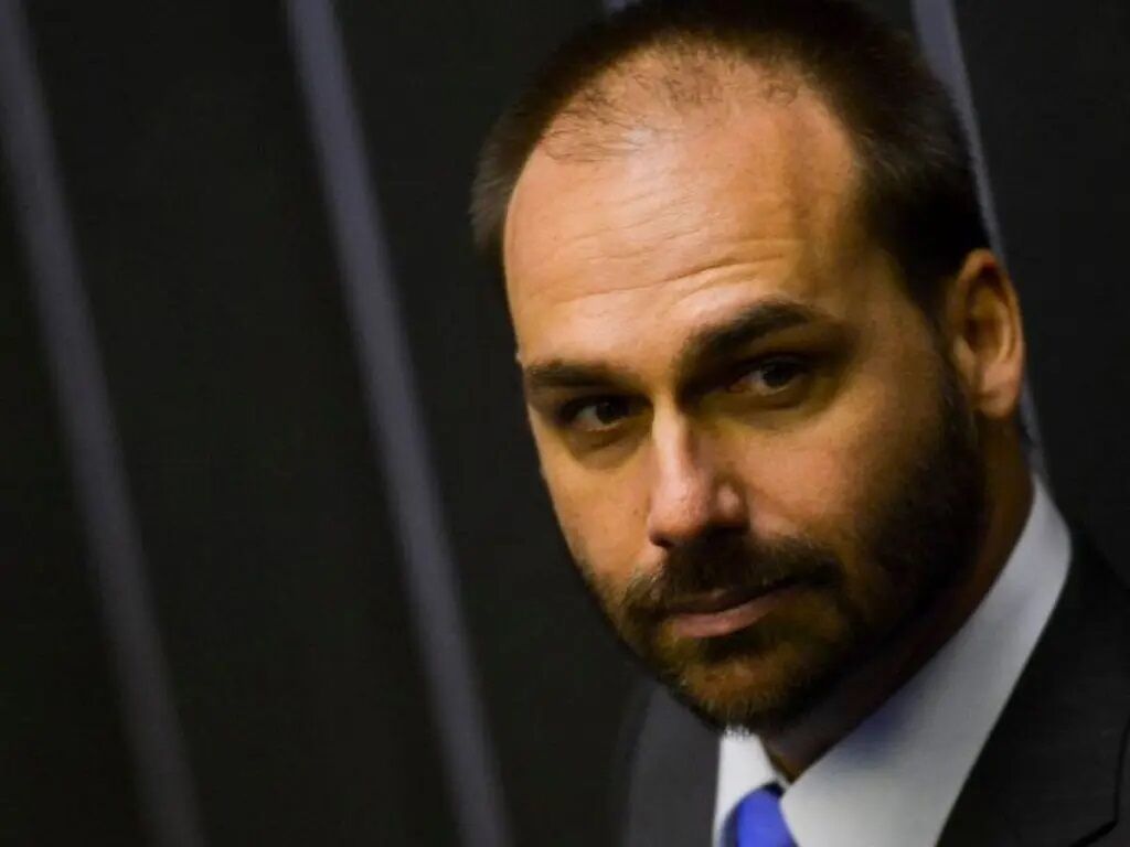 SUCESSÃO PRESIDENCIAL - Eduardo Bolsonaro dobra intenção de voto como possível herdeiro de Bolsonaro em 2026