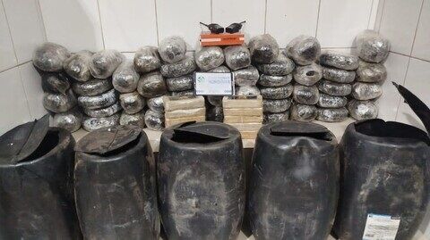 TENTOU FUGIR, NÃO DEU - Carga com mais de 50 kg de maconha e crack é apreendida após tentativa de fuga e acidente em Cacoal (RO)
