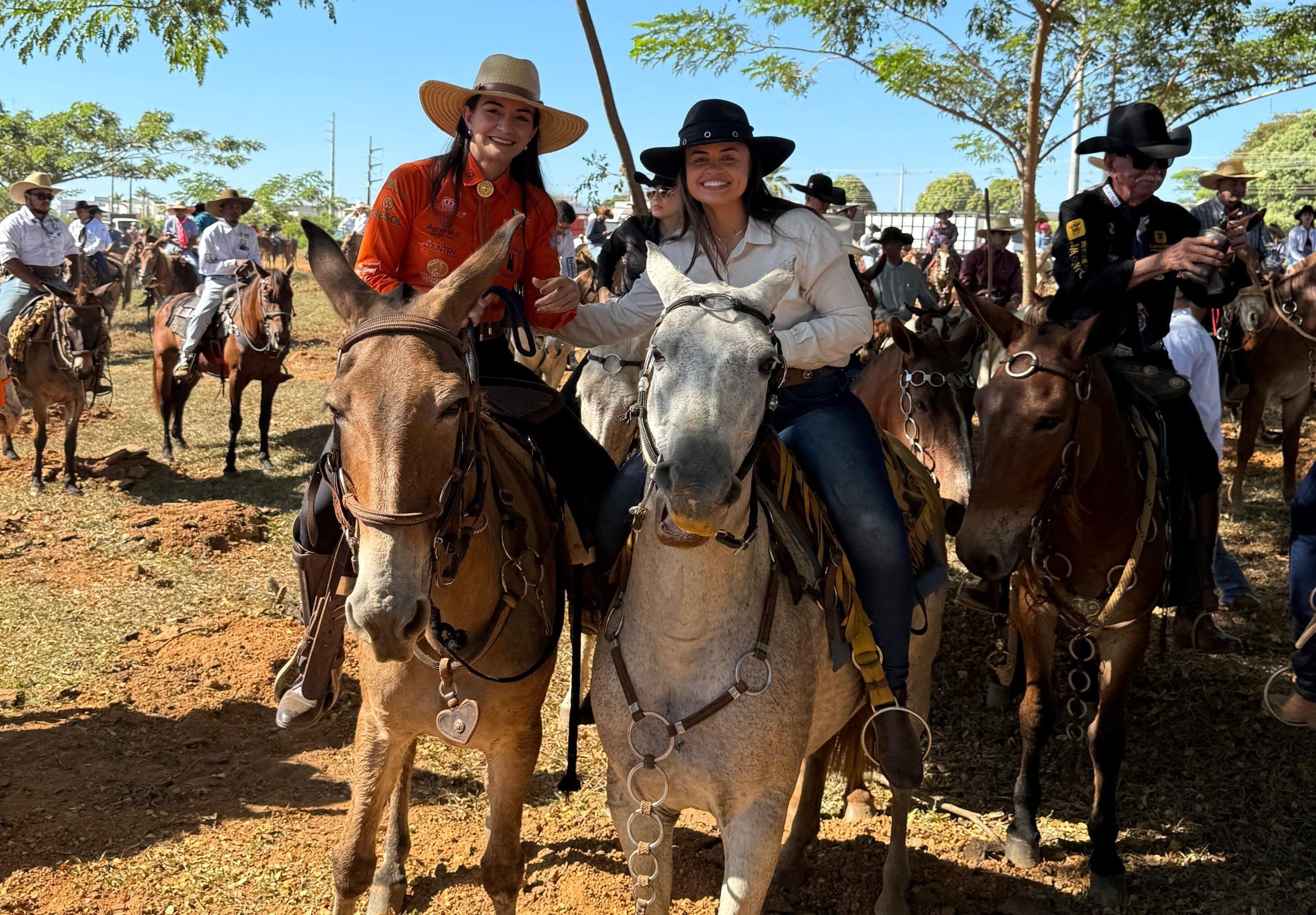NÃO PODIA FICAR DE FORA - Dra. Taíssa prestigia 40ª Cavalgada de Ariquemes ao lado da vereadora Rafaela do Batista