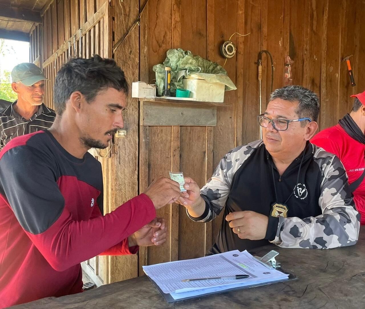 DOCUMENTAÇÃO - Moradores do Baixo Madeira recebem nova Carteira de Identidade Nacional por meio do programa Rondônia Cidadã