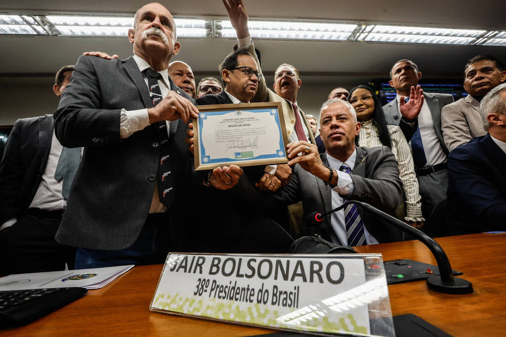 COVARDIA DO SABUJO DA DITADURA - Hugo Motta barra sessões durante recesso e frustra deputados aliados de Bolsonaro
