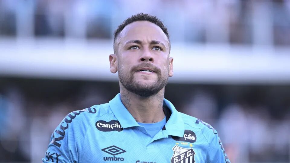 INCOMODADO COM O 'PEIXE' - Neymar dá bronca e abdica de folga para 'chacoalhar' elenco do Santos

