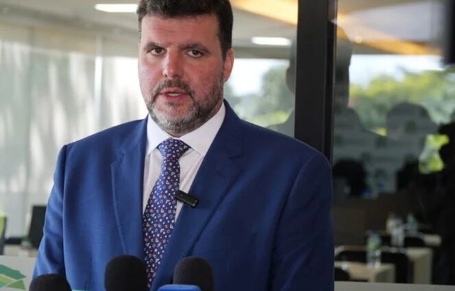 GOVERNO INCAPAZ E INCOMPETENTE - Deputado Pedro Lupion critica Lula e PT por tarifas dos EUA: “Esticam a corda e punem o setor produtivo”