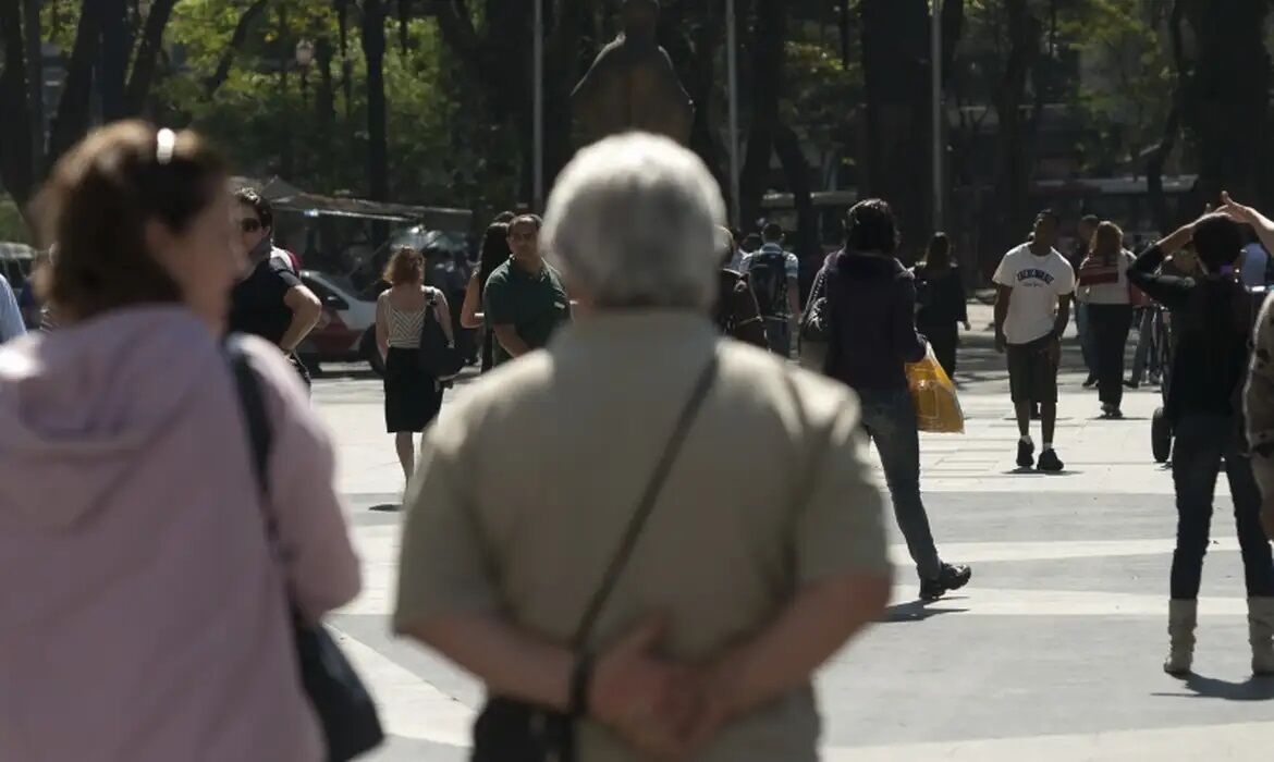 ROUBADO DUAS VEZES - Começa nesta quinta-feira reembolso de descontos ilegais do INSS