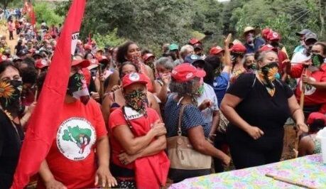 MST COBRA 'DESCASO' DE LULA - 65 mil famílias que estão acampadas há mais de 30 anos no país e 120 mil cadastrados
