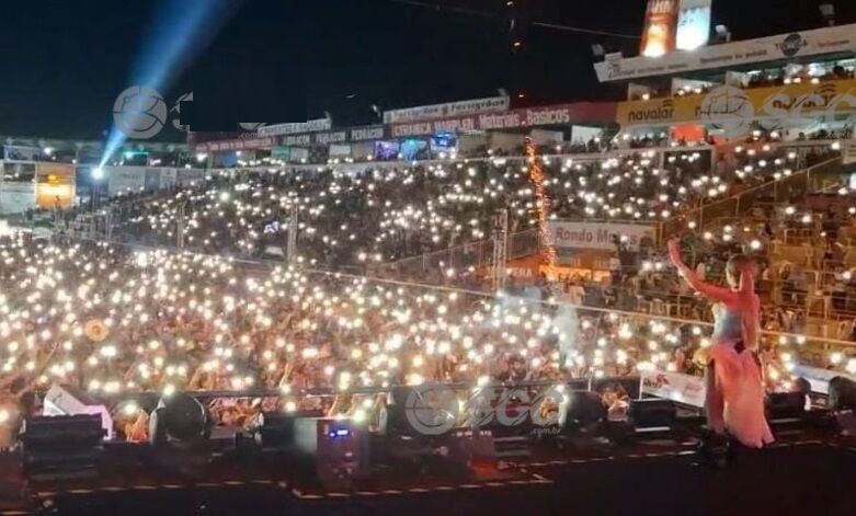 Manu Bahtidão arrasta multidões na abertura da 40ª Expoari em Ariquemes