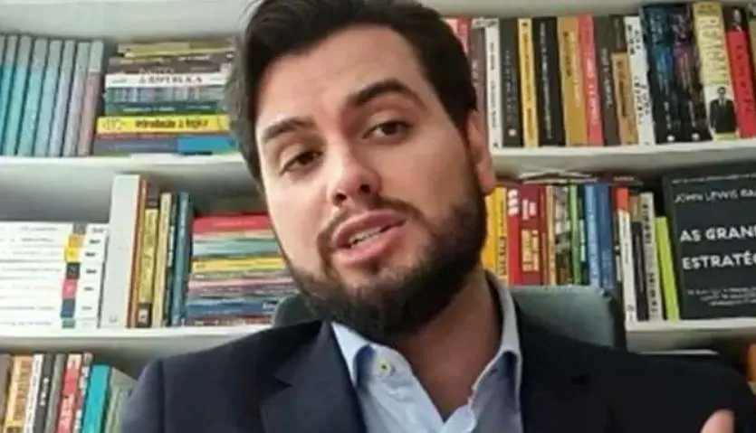 DEU NO WALL STREET JOURNAL - A imprensa dos EUA levanta suspeitas de fraude, no registro de viagem de ex-assessor de Bolsonaro