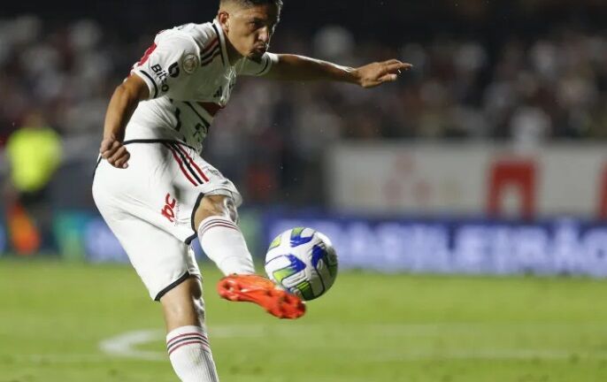 BRASILEIRÃO - São Paulo bate Athletico com brilho de reservas e sai na frente nas oitavas